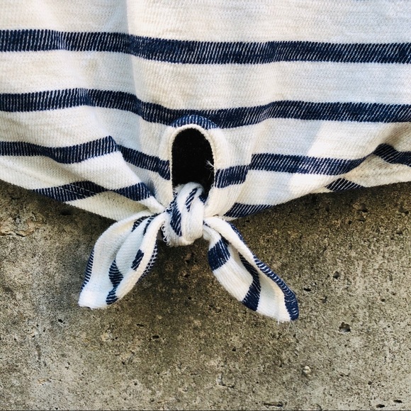 COPY - Old Navy Striped Tie Front Top - Picture 4 of 7